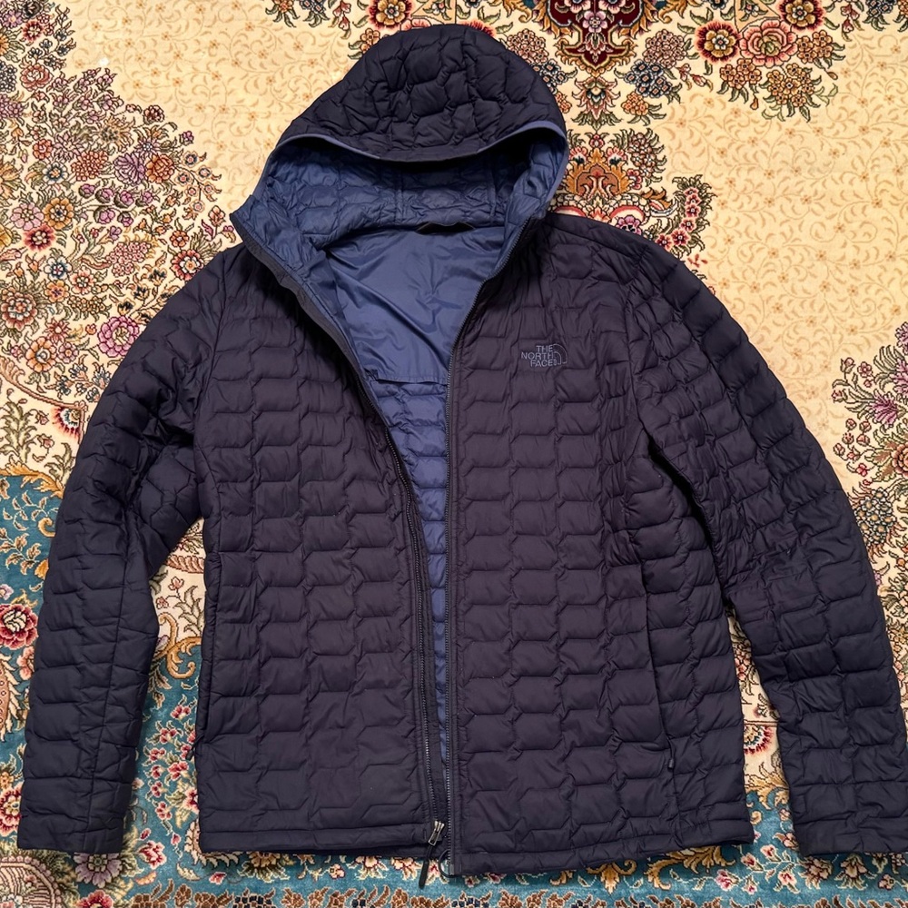 The North Face Dark Blue Thermoball Quilted Jacket Lightweight Men L